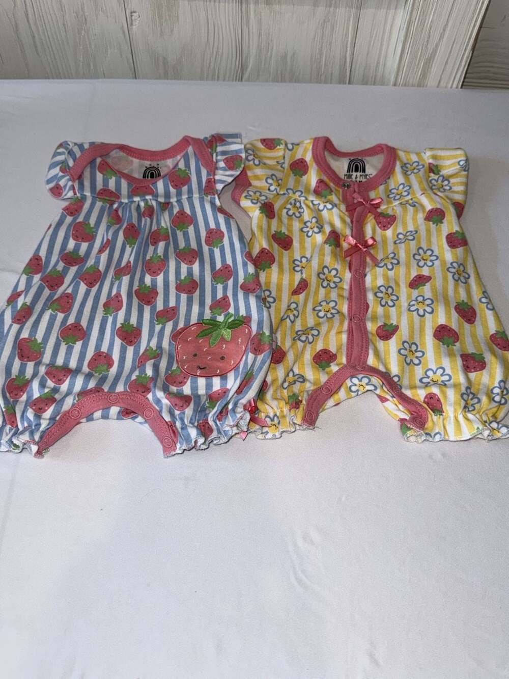 Millie & Myles Strawberry Rompers Set 0-3 M Cotton (b97)